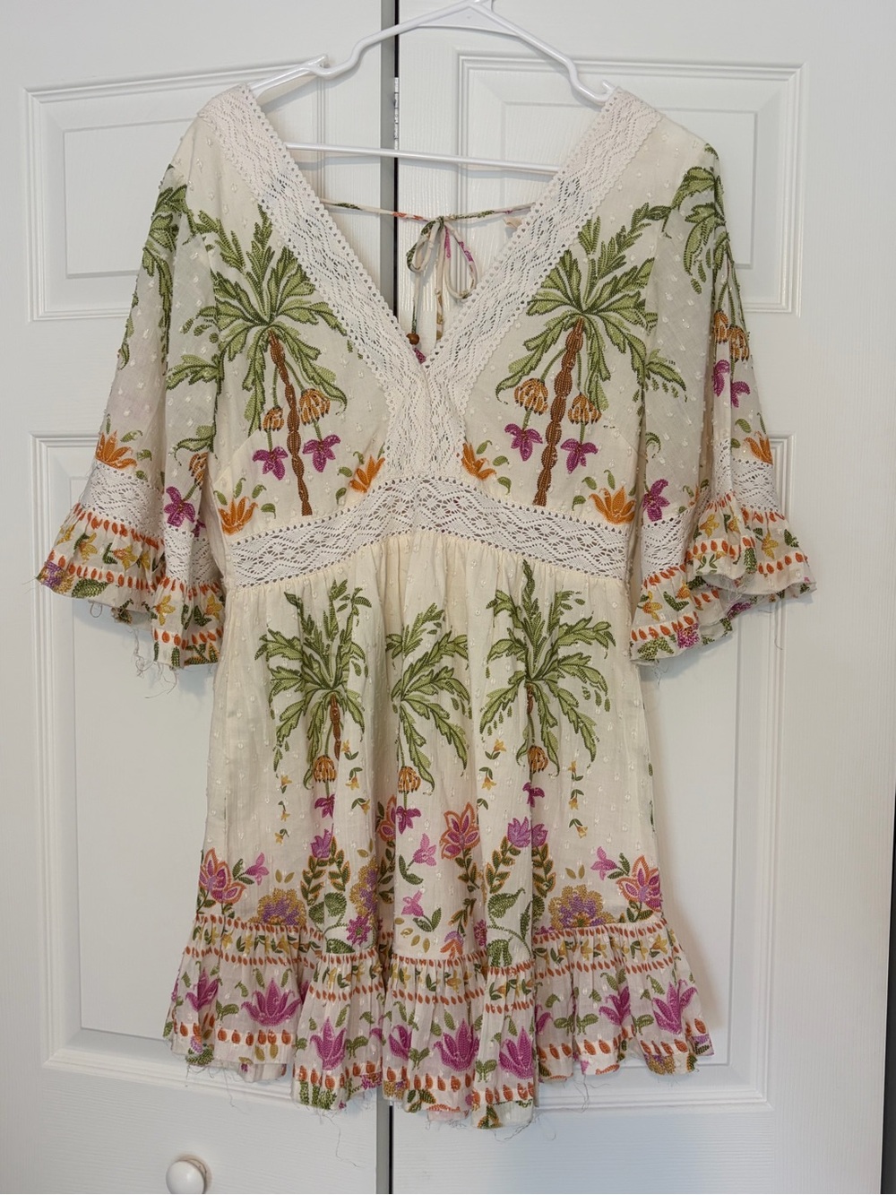 Floral Embroidered Mini Dress in White Size Large